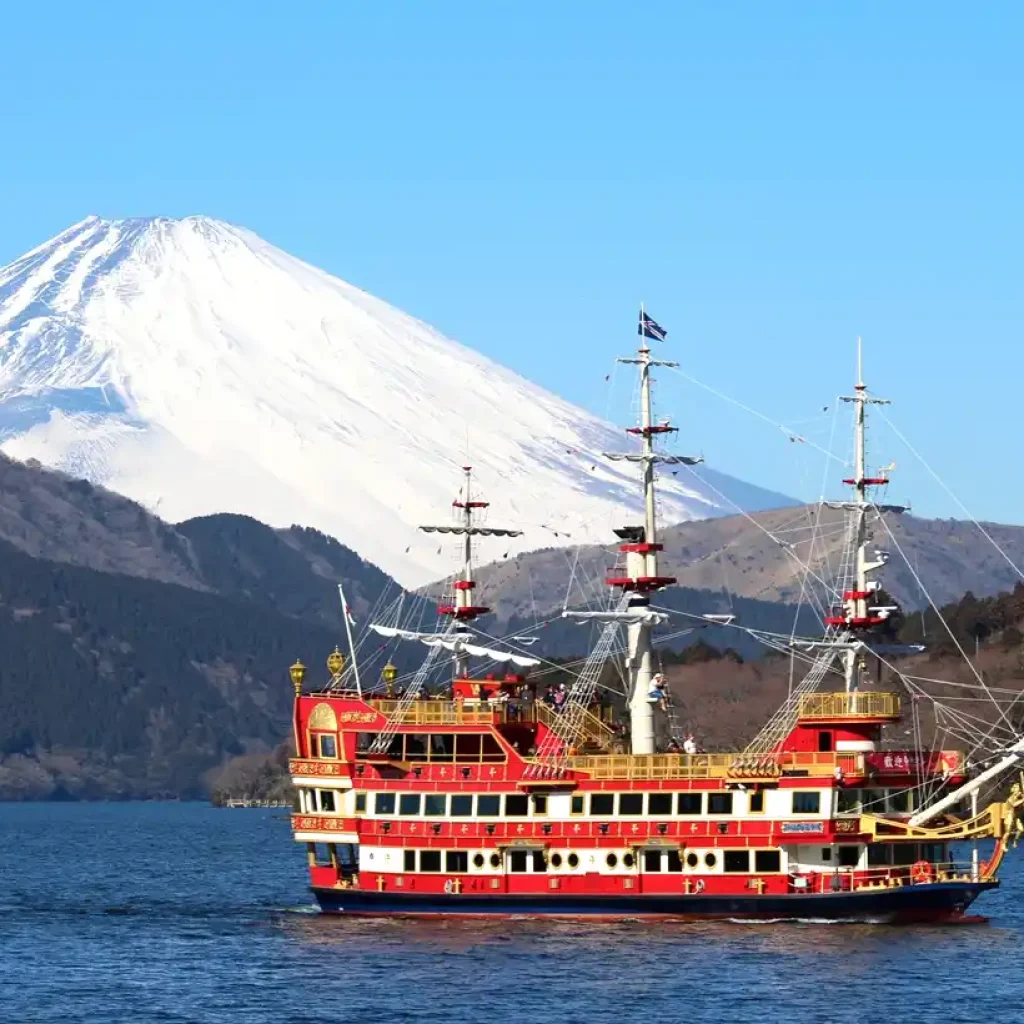 Cruise on Lake Ashi