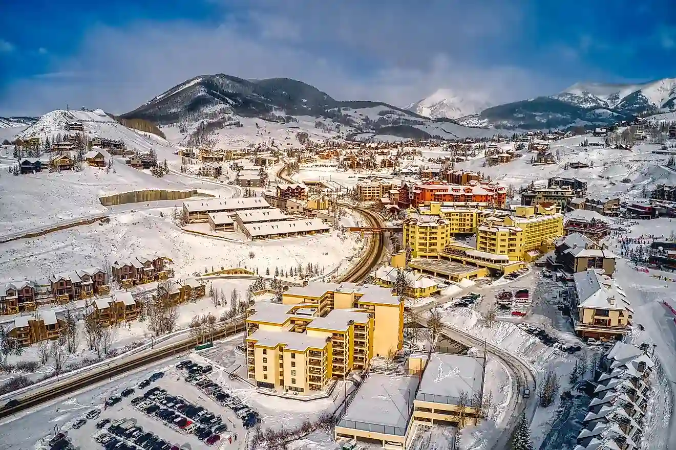 Crested-Butt is one of the best places to spend Christmas in USA with snow